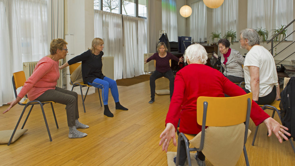 stoelyoga in de eester
